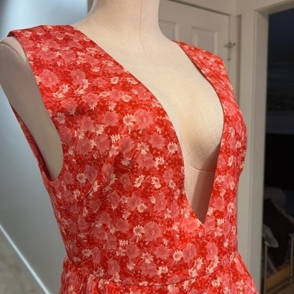 Nightwalker Peplum Floral Mini Dress with Plunging V Neckline - Picture 7 of 15